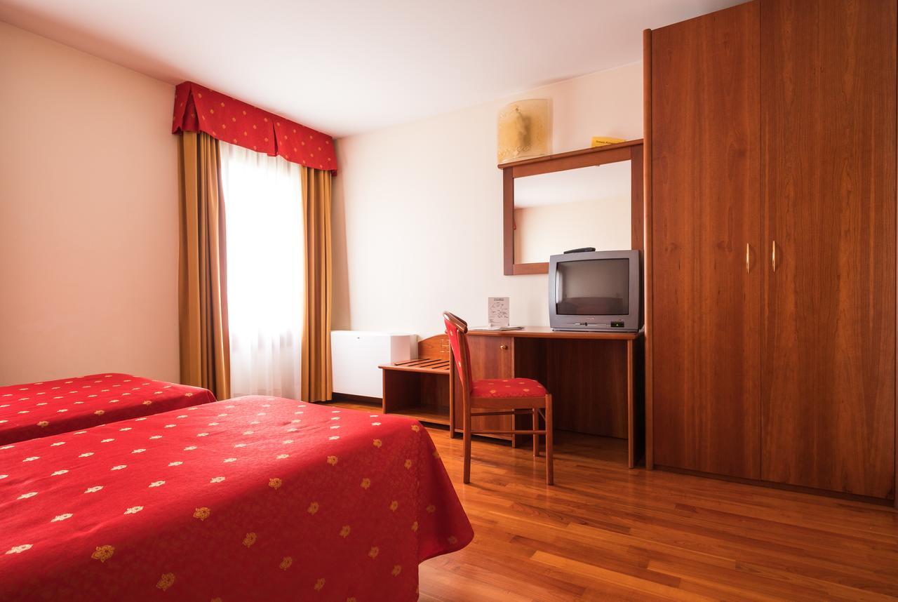Ghirano Hotel Dall'Ongaro מראה חיצוני תמונה