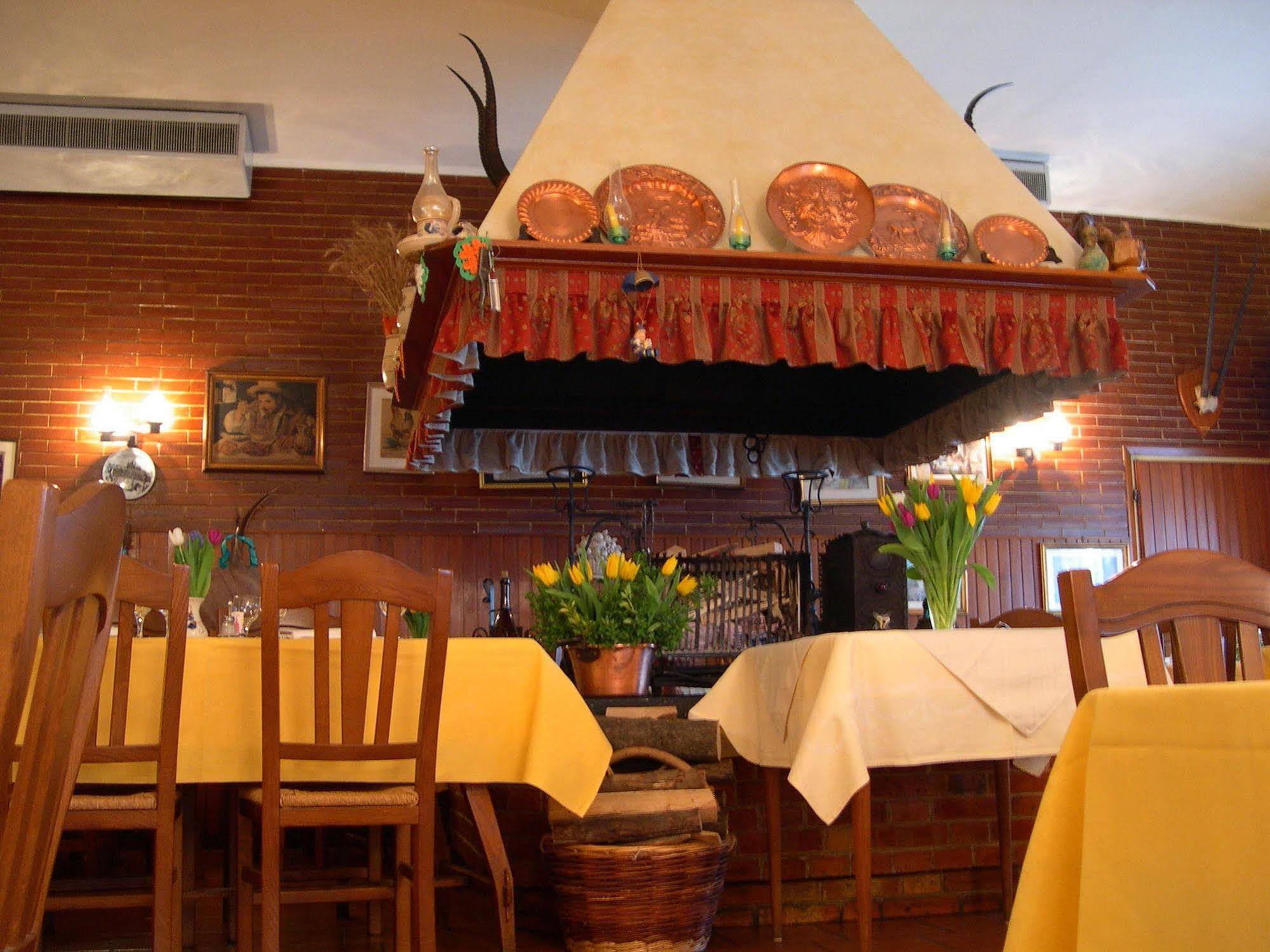 Ghirano Hotel Dall'Ongaro מראה חיצוני תמונה